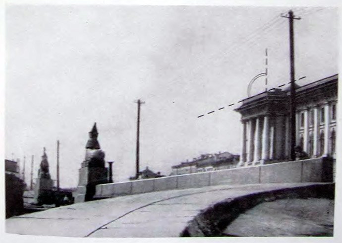 Академия художеств. Дальний портик. Фотография